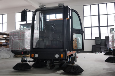 環境保護離不開榮事達駕駛式掃地機